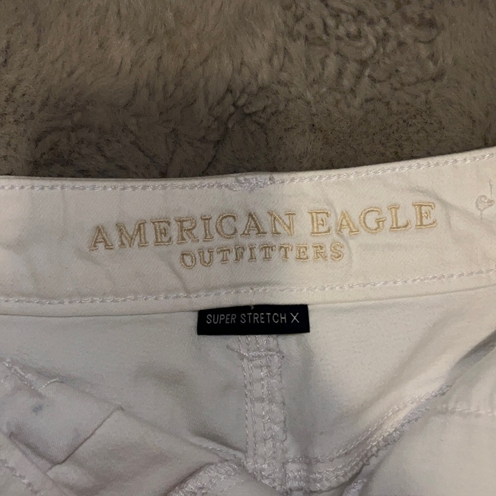 American Eagle White Ripped Jean Shorts Super Stretch X, Women’s 2 - Picture 3 of 6